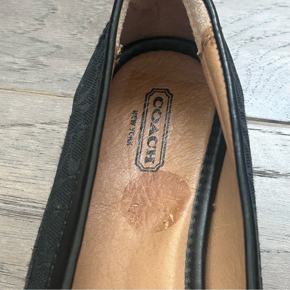 Coach Flats. Black Ballet Flats. Bow. - Picture 3 of 7